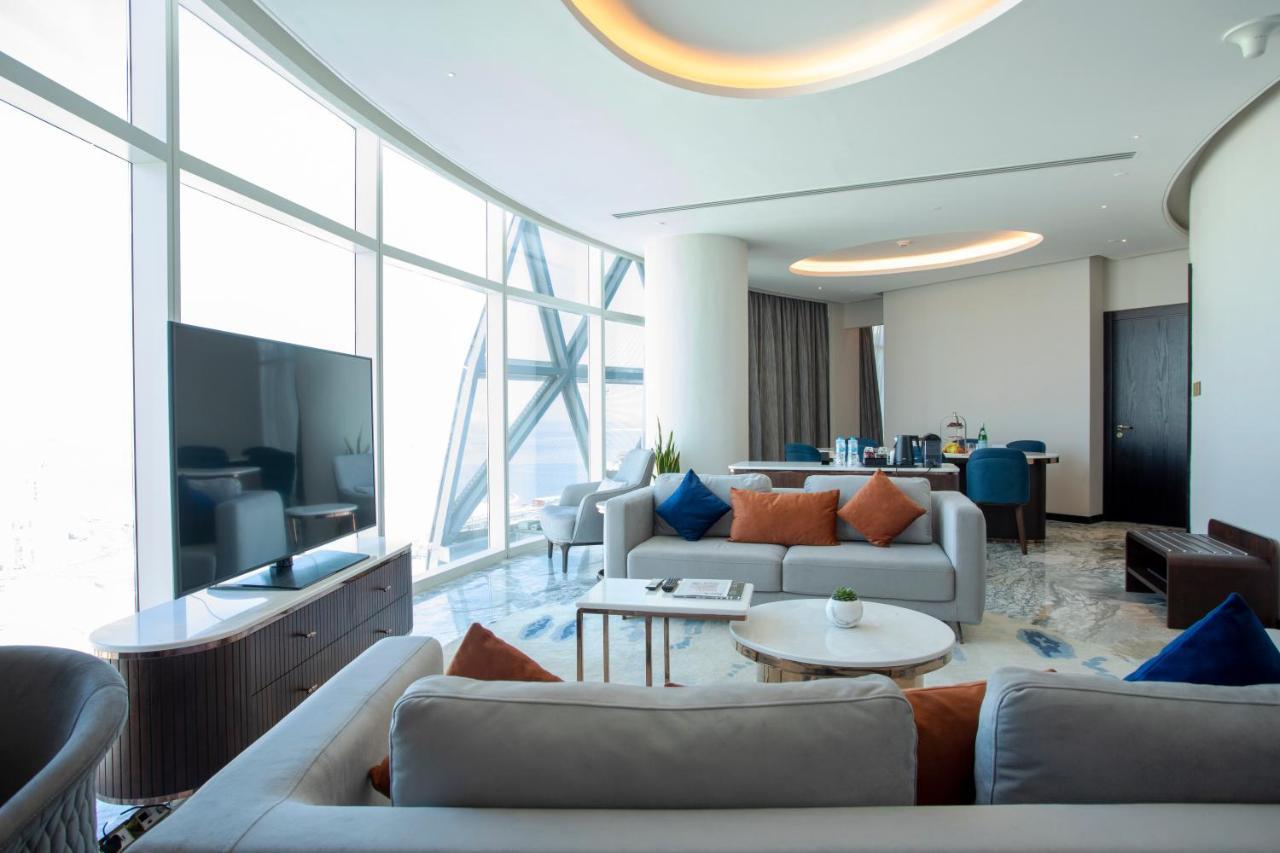 Century Marina Hotel - Lusail Exterior foto A suite at the hotel