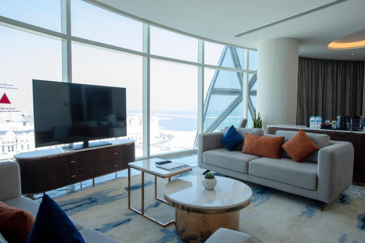 Century Marina Hotel - Lusail Exterior foto A living room in a suite at the hotel